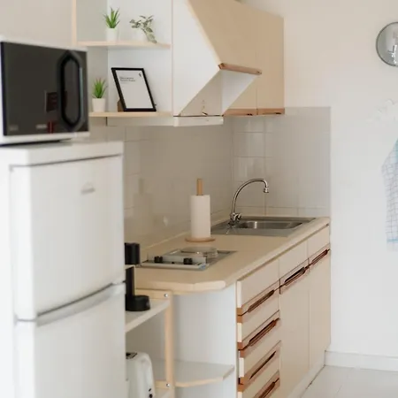 Happy House Apartment *