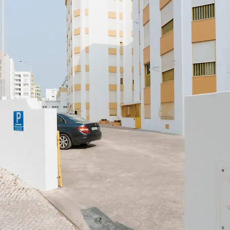 Happy House * Quarteira